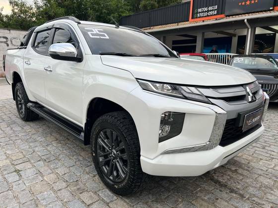 MITSUBISHI L200 TRITON 2.4 16V TURBO DIESEL SPORT HPE CD 4P 4X4 AUTOMÁTICO MITSUBISHI L200 TRITON 2.4 16V TURBO DIESEL SPORT HPE CD 4P 4X4 AUTOMÁTICO